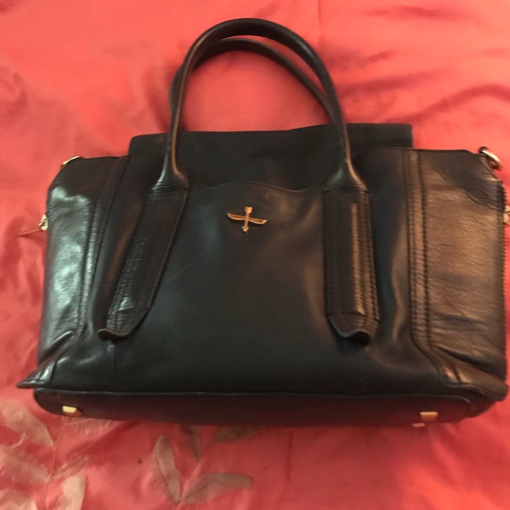 Por La Victoria Handbag